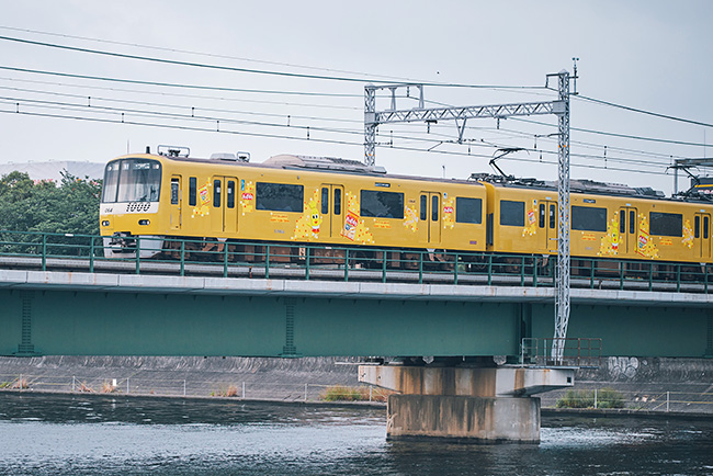 幸せを運ぶ黄色い電車『ハッピーターントレイン』の画像