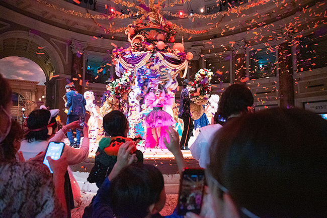 イマーシブ・フォート東京のハロウィンイベント「#イマハロ」のアトラクション「ハロウィン・マスカレード」の写真