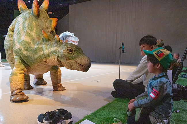 恐竜ライブエンターテインメント「ディノサファリ 2025(DINO SAFARI 2025)」レポートの画像