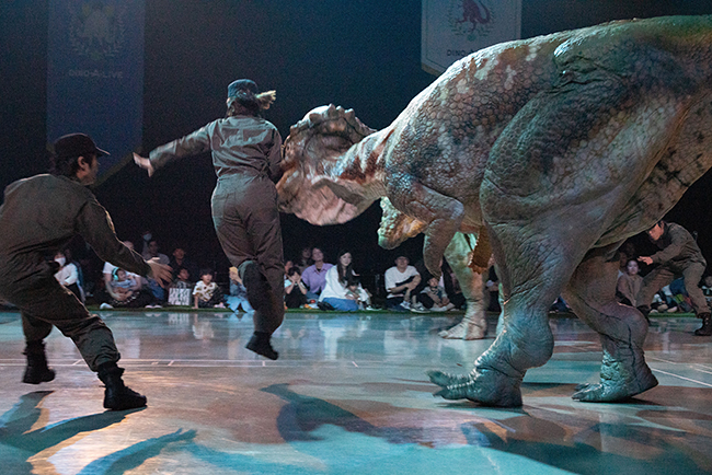 恐竜ライブエンターテインメント「ディノサファリ 2025(DINO SAFARI 2025)」レポートの画像